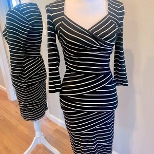 Stunning White House Black Market slimming dress- size 2